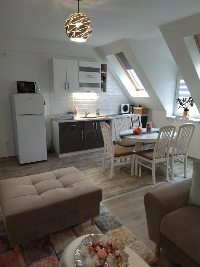 Valentin Apartman Mako Luaran gambar