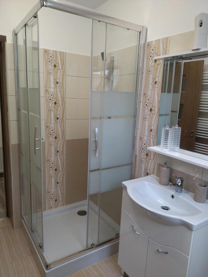 Valentin Apartman Mako Luaran gambar